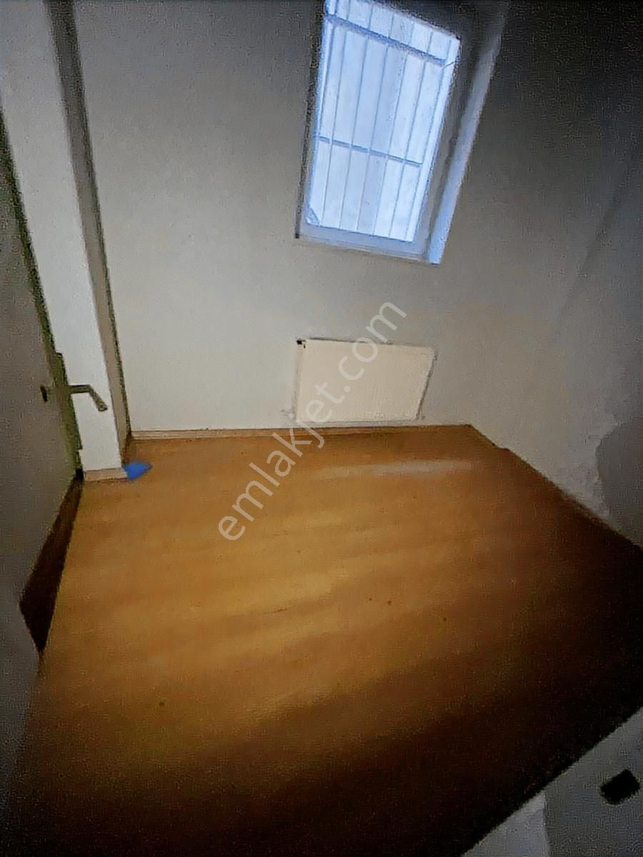 Eyüp Alibeyköyde Bahçe Kati Daire 2+1 Kiralık - Görsel 13