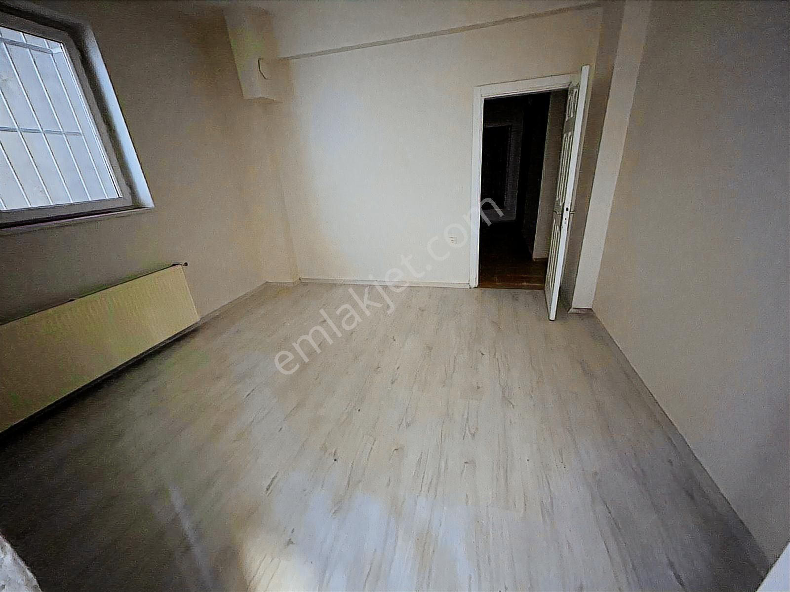 Eyüp Alibeyköyde Bahçe Kati Daire 2+1 Kiralık - Görsel 3