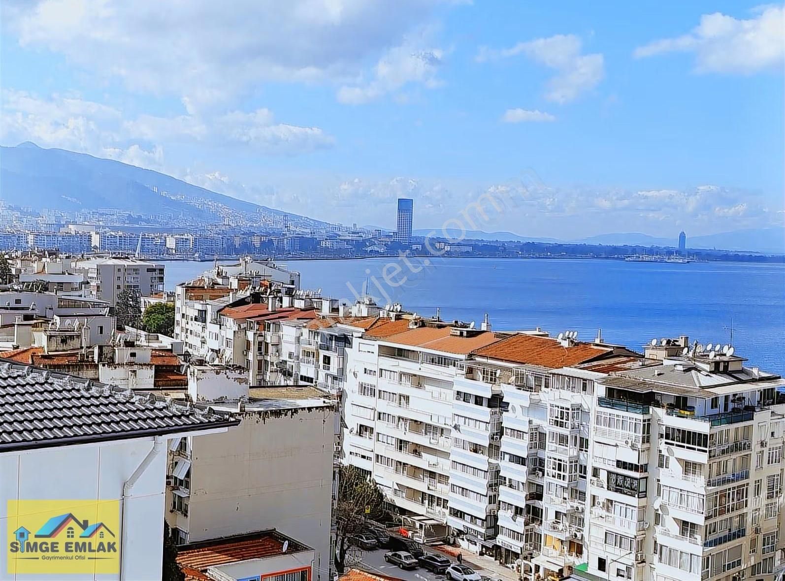 Simge'den İzmir Türk Koleji Sokağında Cad.paraleli Deniz Manzara
