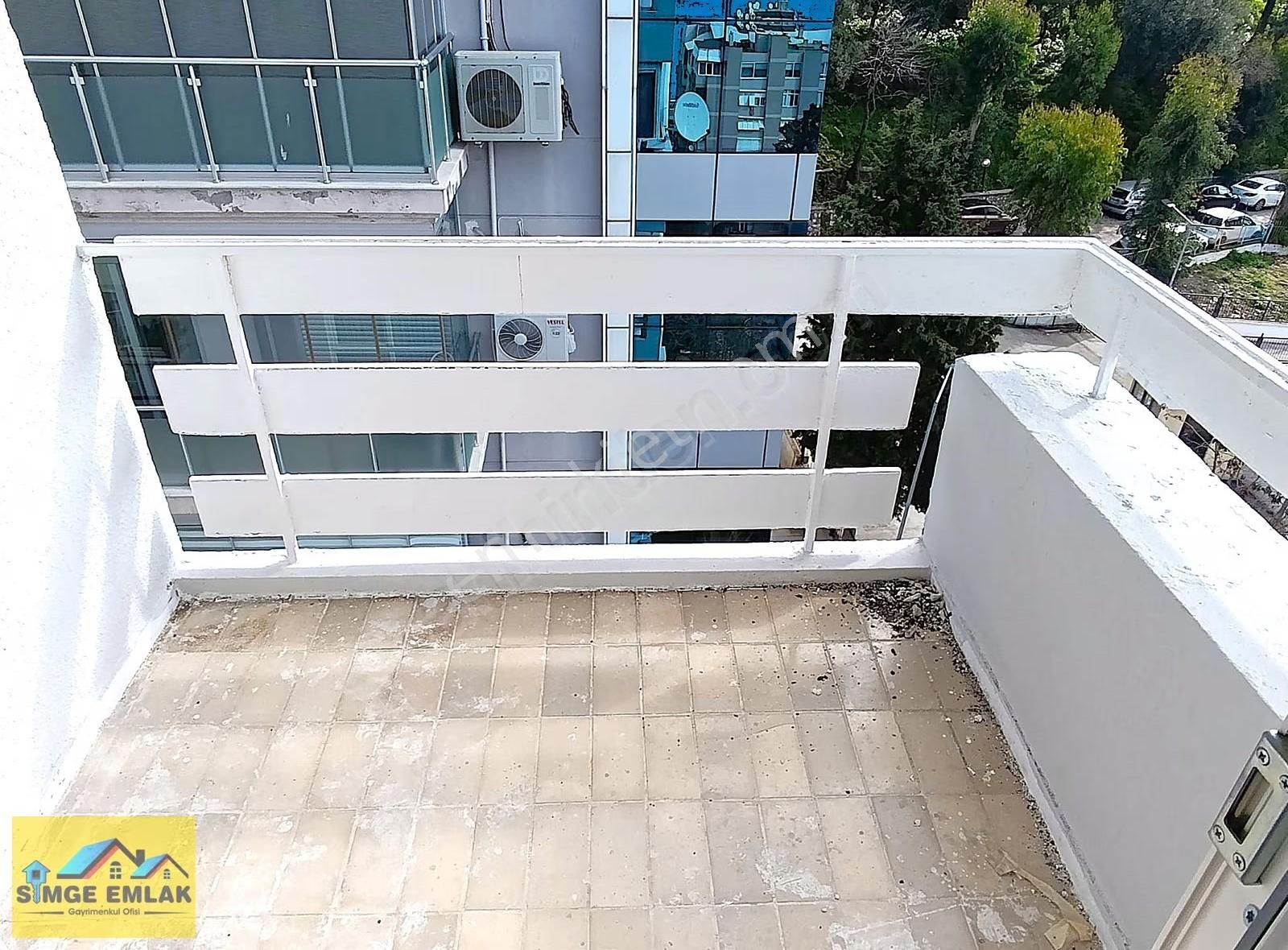 Simge'den İzmir Türk Koleji Sokağında Cad.paraleli Deniz Manzara - Görsel 8