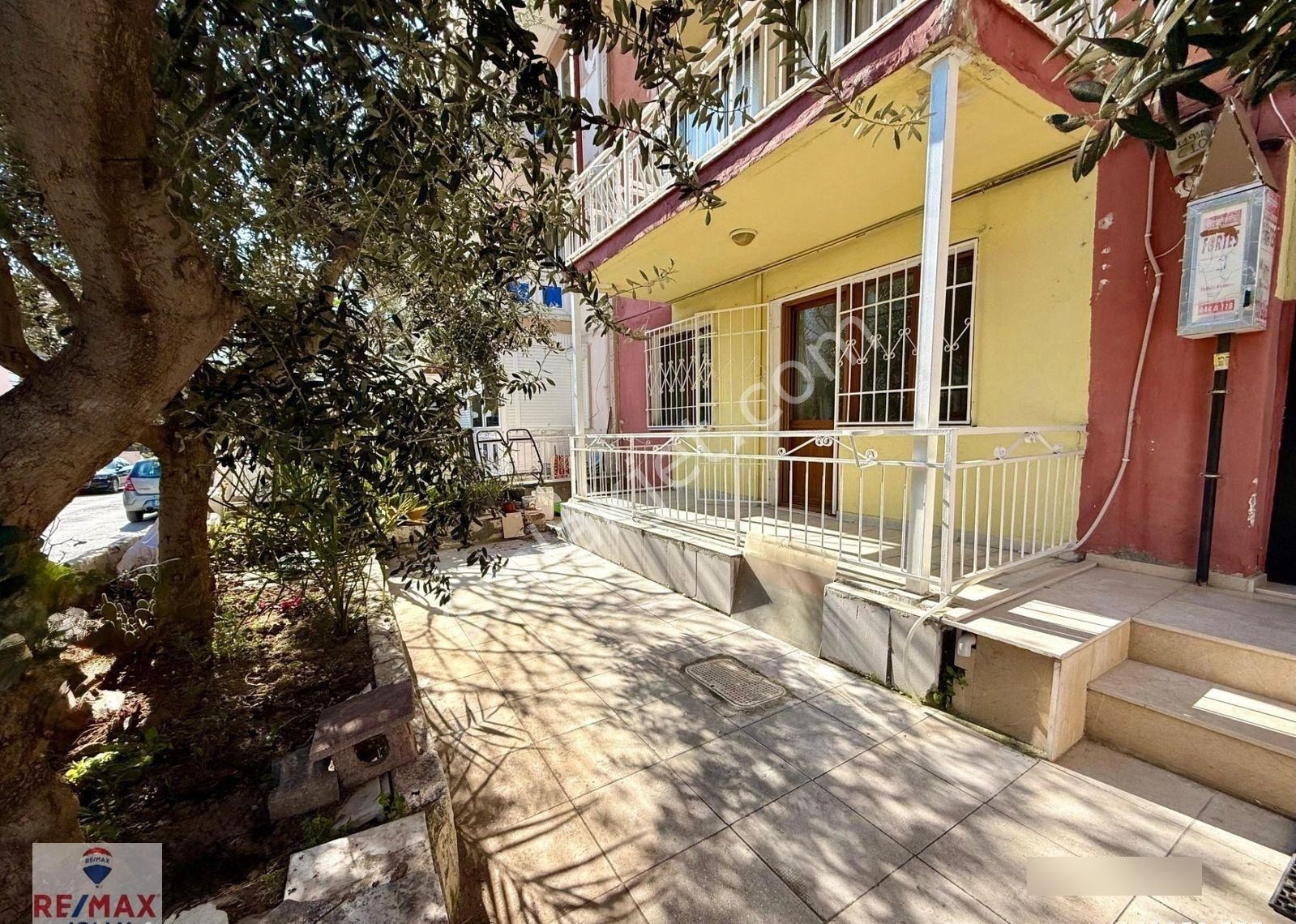 Bayraklı Osmangazi Mahallesinde Satılık 3+1 Satılık Daire