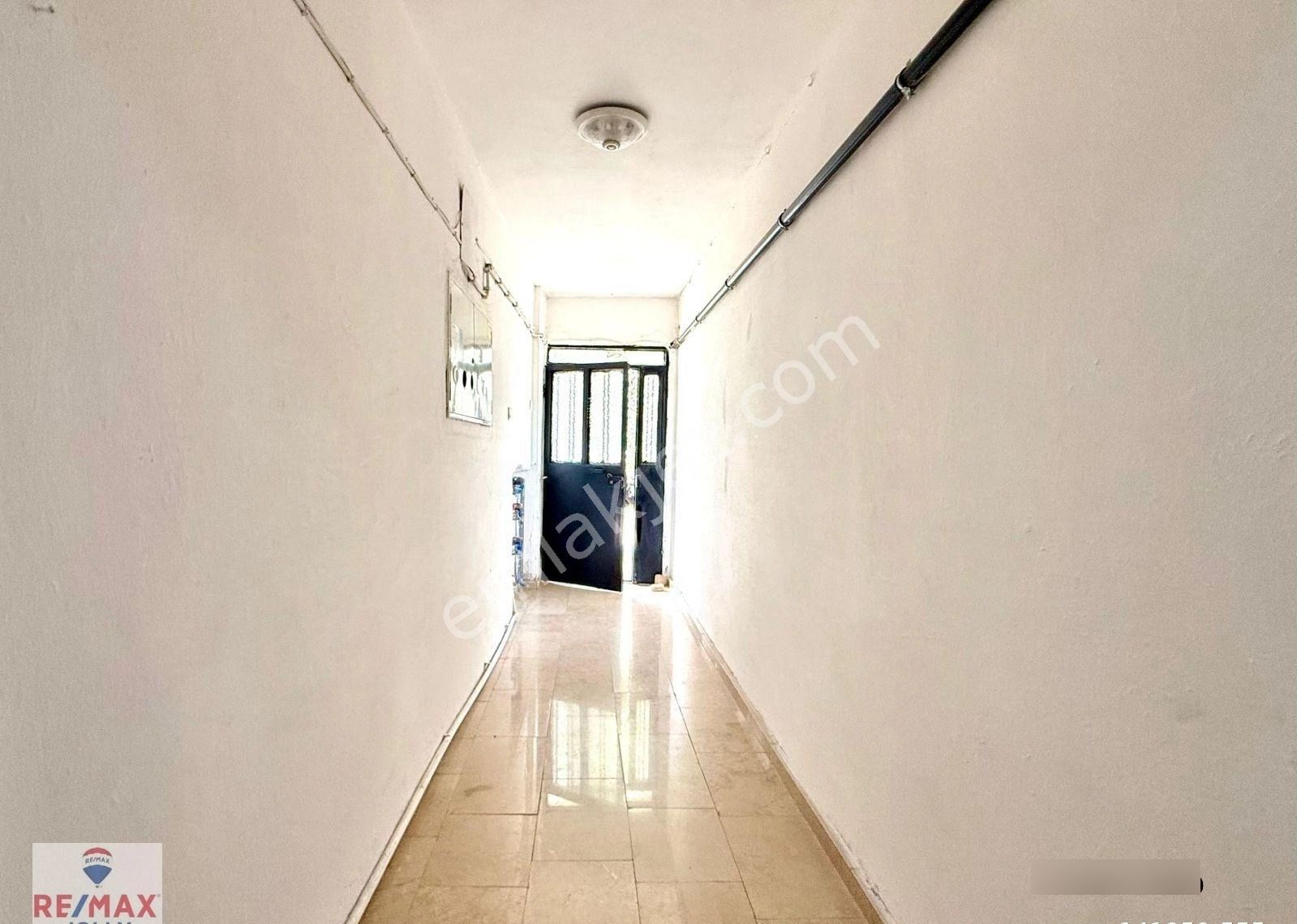 Bayraklı Osmangazi Mahallesinde Satılık 3+1 Satılık Daire - Görsel 17