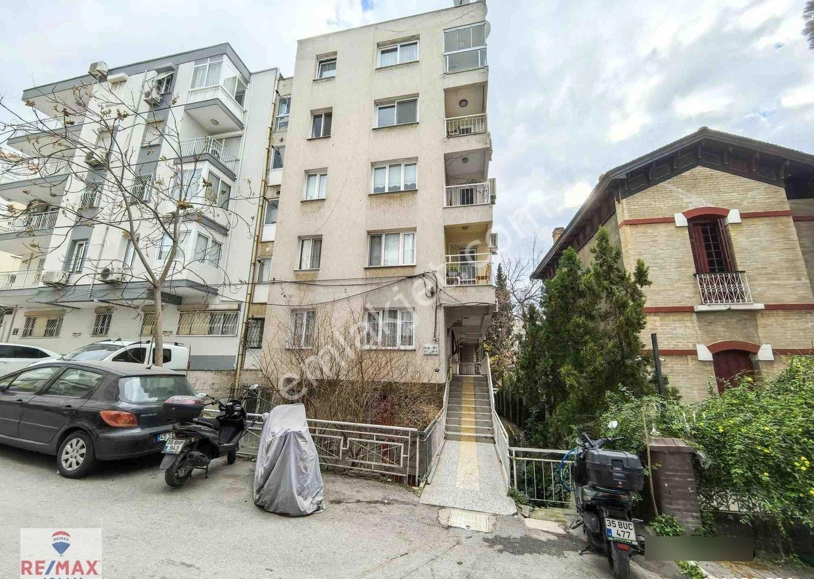 Konak Göztepe Metro Ve Amerıkan Kolejı Yakını Satılık 2+1 Daıre - Alper Gete Remax Jolly