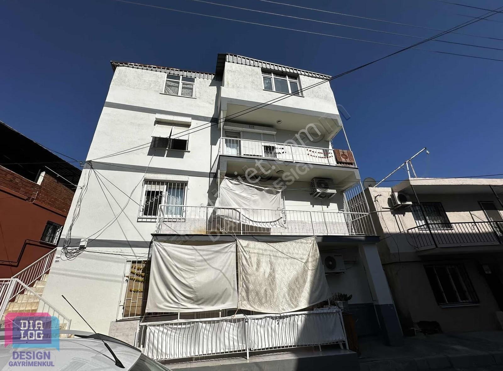 İzmir Çiğli Uğur Mumcu Mahallesi Komple Satılık Bina