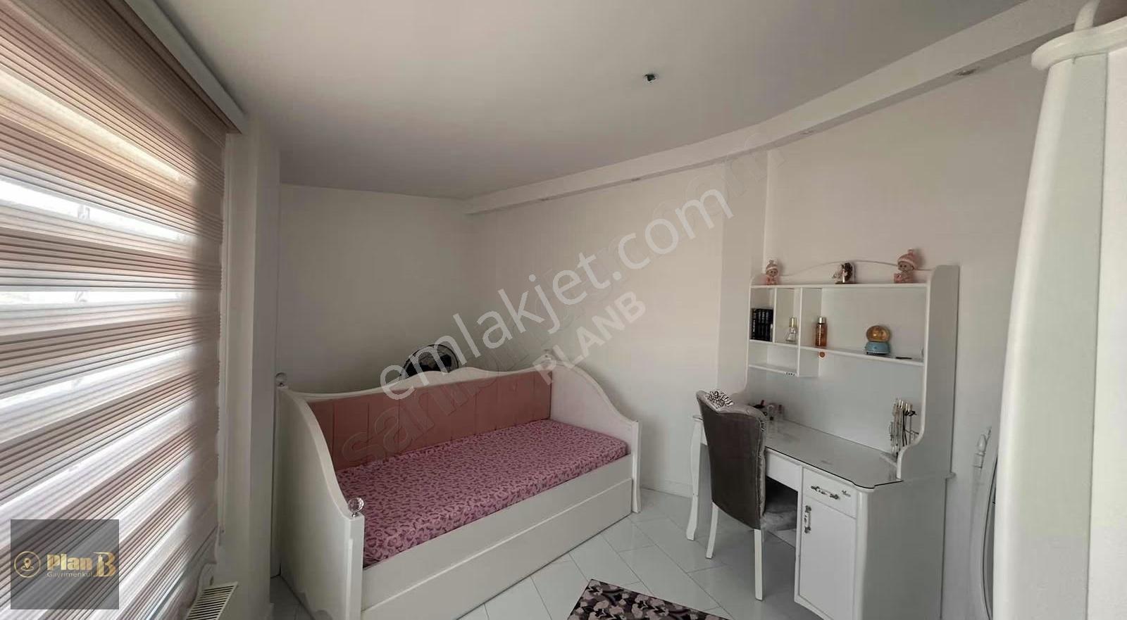Seçili Yaşamlar İçin Tasarlanmış Sitenin Zirvesinde Bir Villa