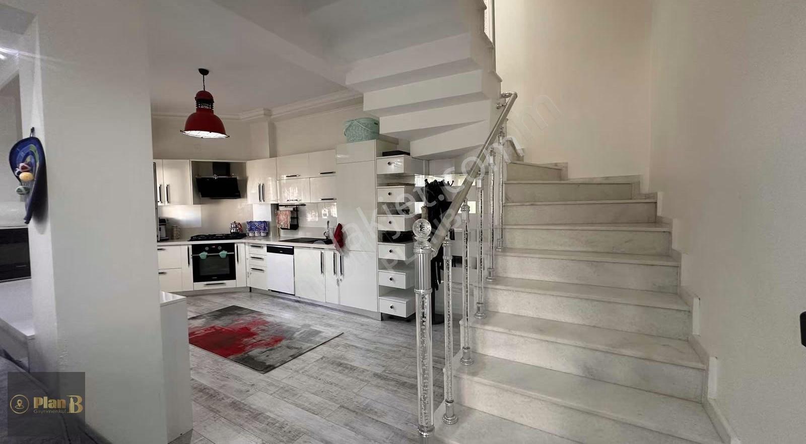 Seçili Yaşamlar İçin Tasarlanmış Sitenin Zirvesinde Bir Villa - Görsel 8