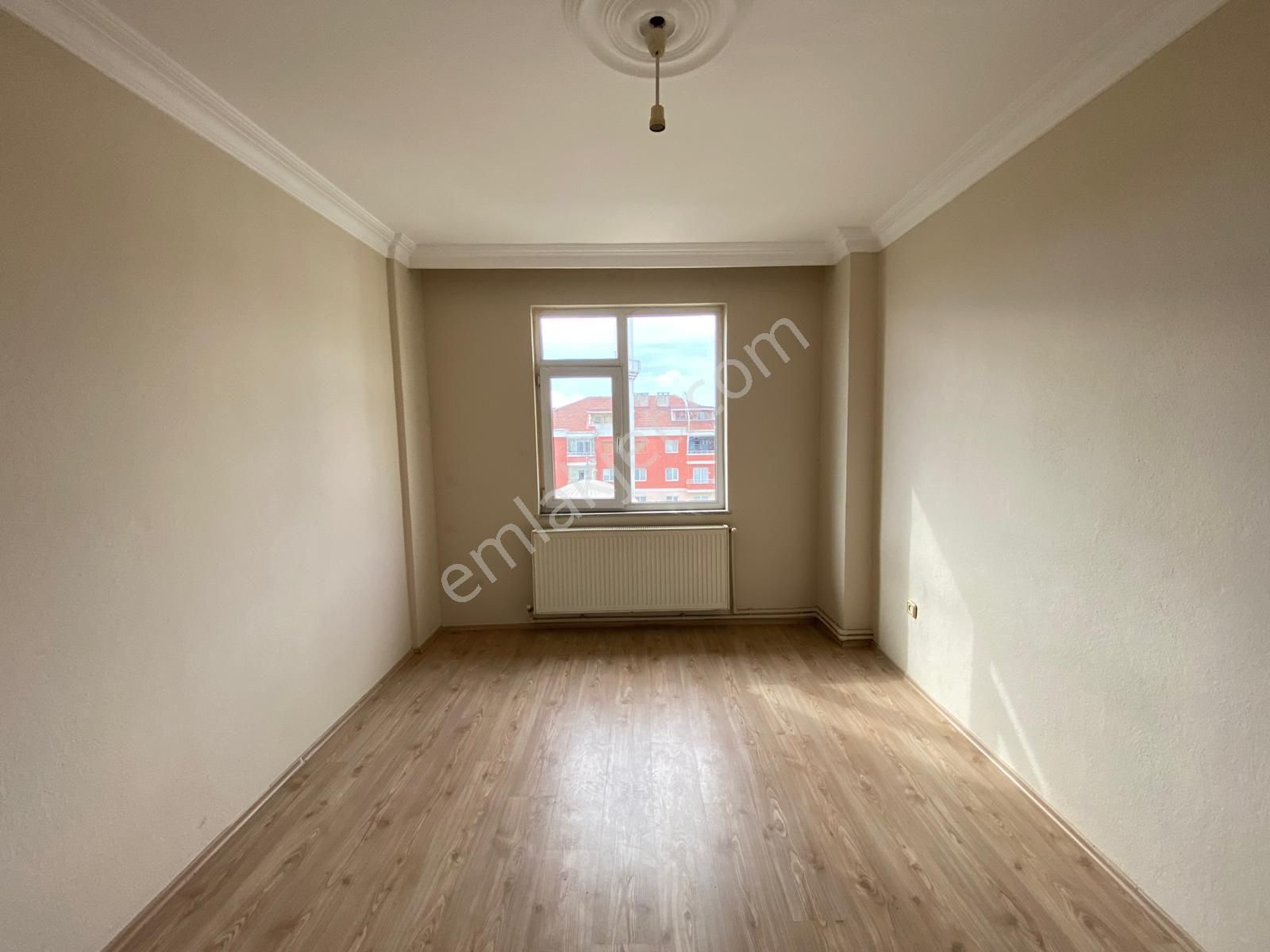 Çorlu Muhitin Mahallesi'nde 3+1 Kiralık Daire - Görsel 5
