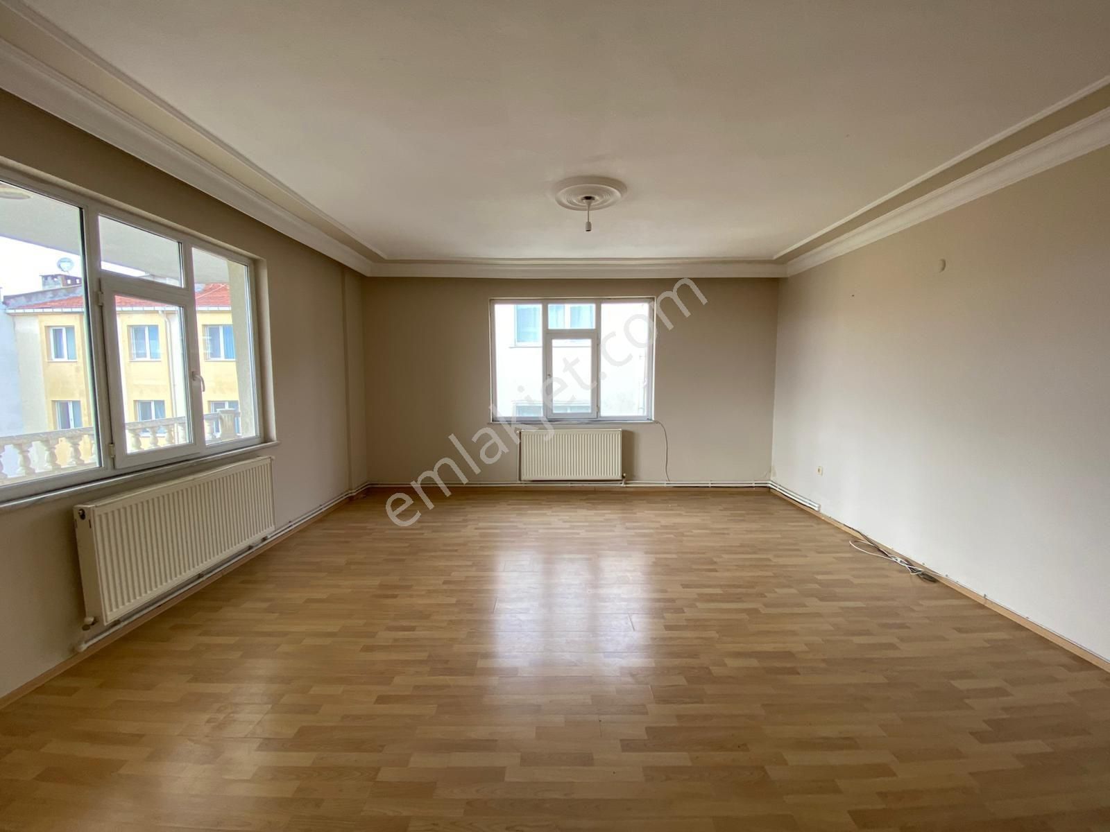 Çorlu Muhitin Mahallesi'nde 3+1 Kiralık Daire - Görsel 9