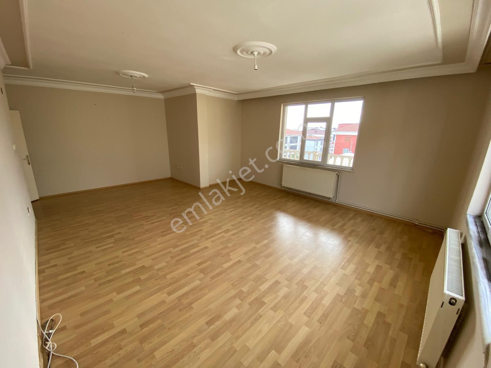 Çorlu Muhitin Mahallesi'nde 3+1 Kiralık Daire