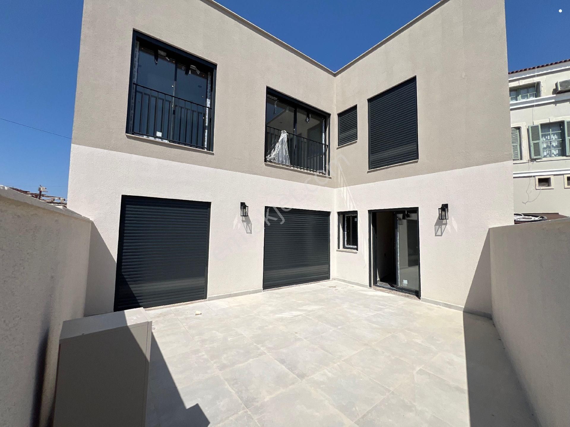 Çeşme Yıldızburnu'nda,denize Sıfır,bahçeli,ankastreli 2+1 - Görsel 12