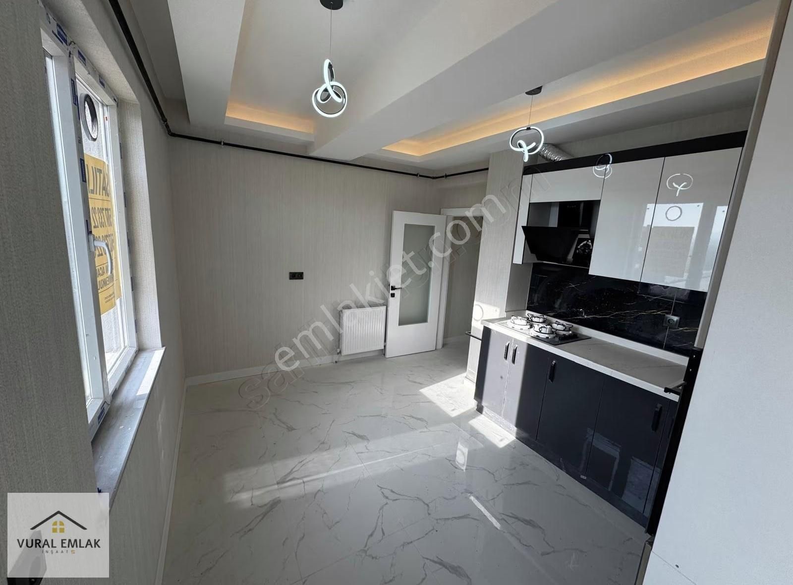 Vural'dan Cadde Üzeri Ara Katta, Geniş Ve Kullanışlı 3+1 Daire - Görsel 4