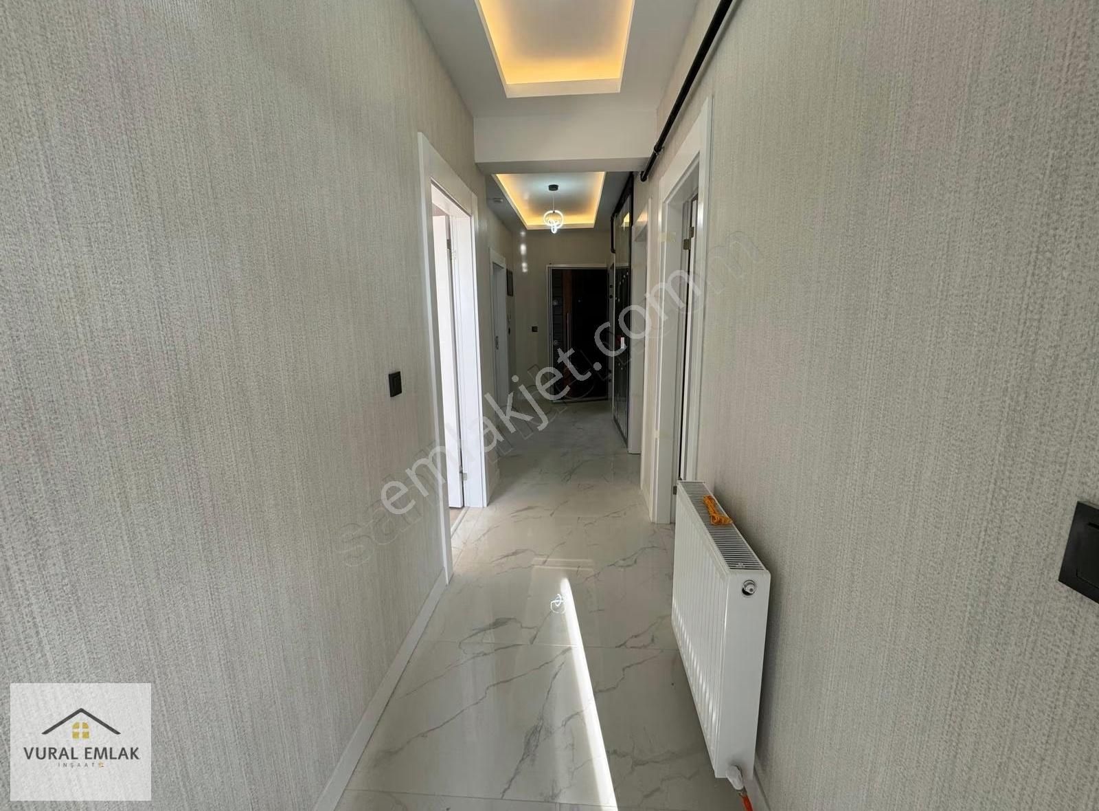 Vural'dan Cadde Üzeri Ara Katta, Geniş Ve Kullanışlı 3+1 Daire - Görsel 3