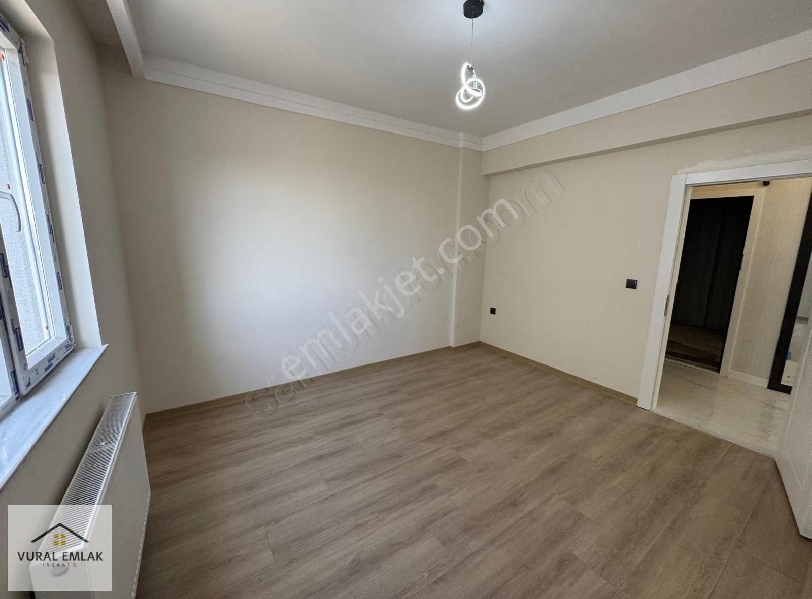 Vural'dan Cadde Üzeri Ara Katta, Geniş Ve Kullanışlı 3+1 Daire - Görsel 18