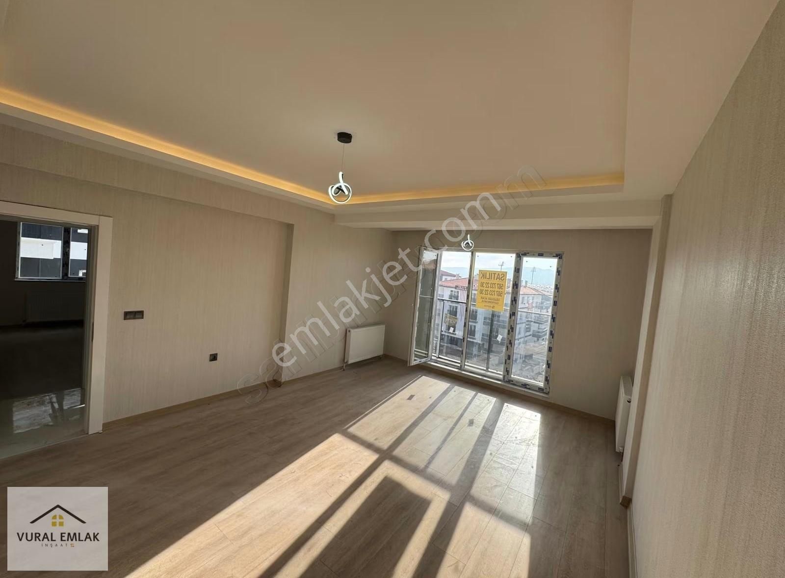 Vural'dan Cadde Üzeri Ara Katta, Geniş Ve Kullanışlı 3+1 Daire - Görsel 10