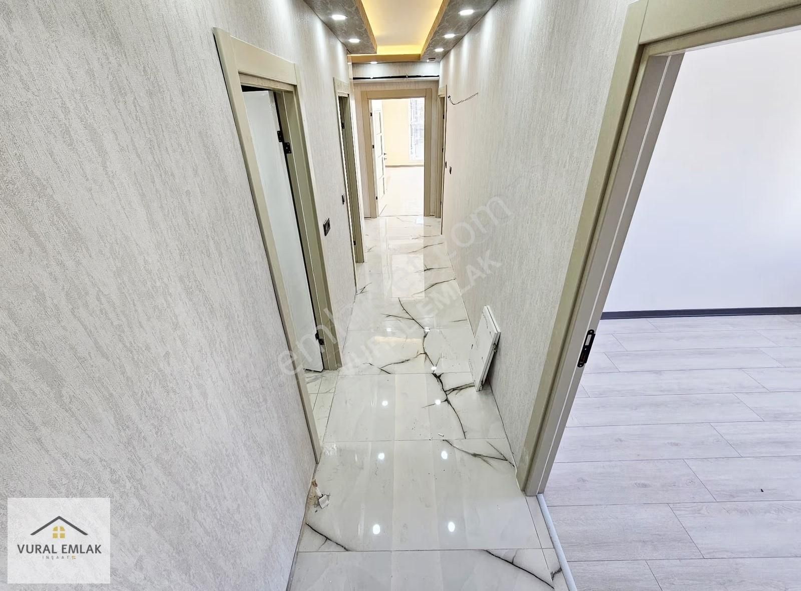 Vural'dan Teras Balkonlu, En Üst Kat, Ultra Lüx 3+1 Daire - Görsel 3