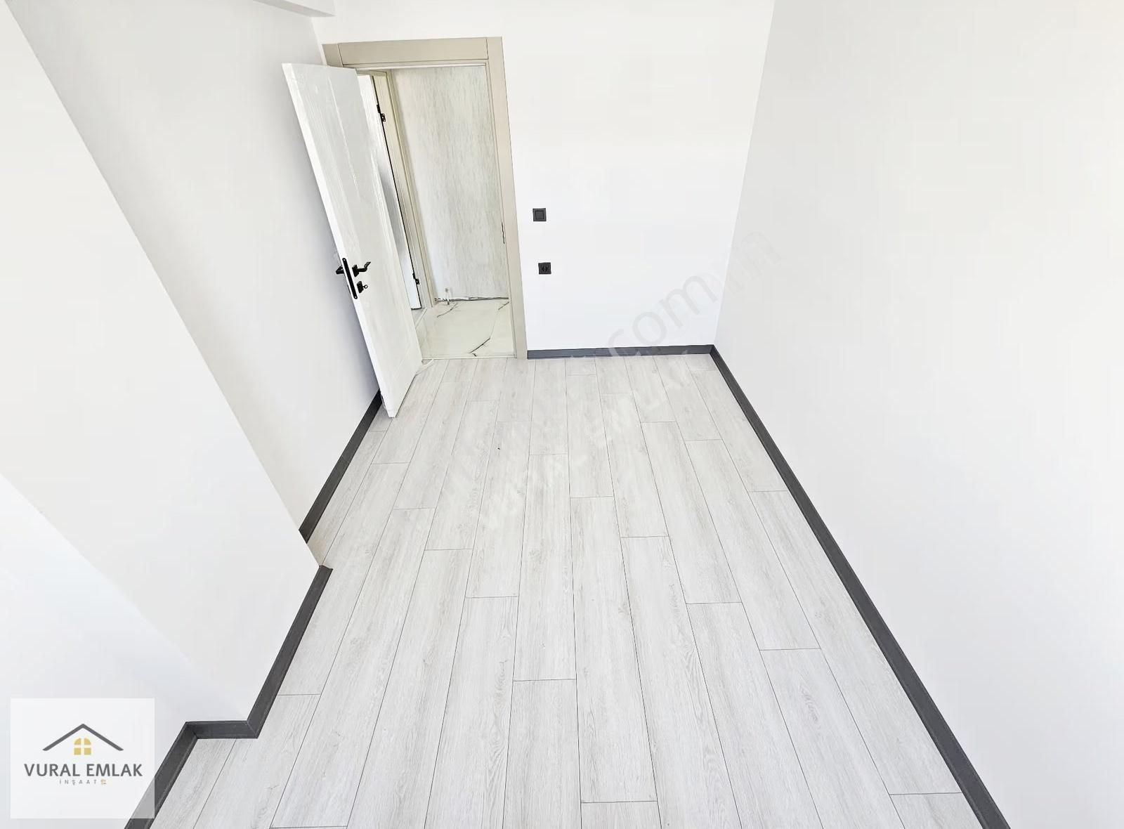 Vural'dan Teras Balkonlu, En Üst Kat, Ultra Lüx 3+1 Daire - Görsel 7