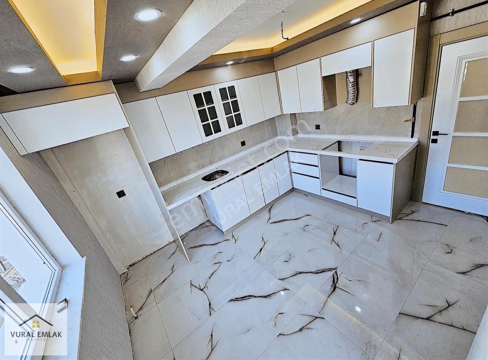 Vural'dan Teras Balkonlu, En Üst Kat, Ultra Lüx 3+1 Daire - Görsel 22