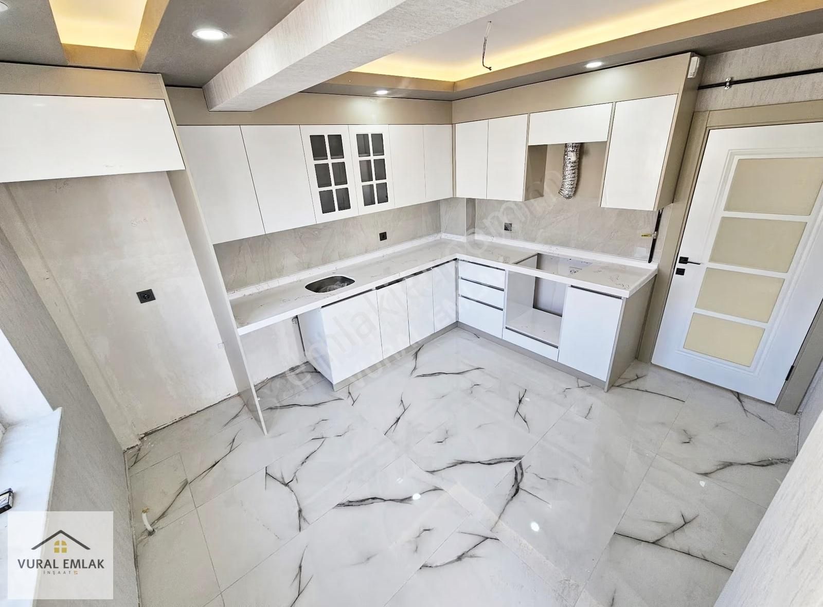 Vural'dan Teras Balkonlu, En Üst Kat, Ultra Lüx 3+1 Daire - Görsel 10