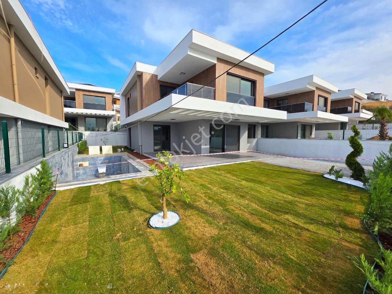 Kuşadası Soğucak'ta Sıfır Satılık Kaliteli Müstakil Villa