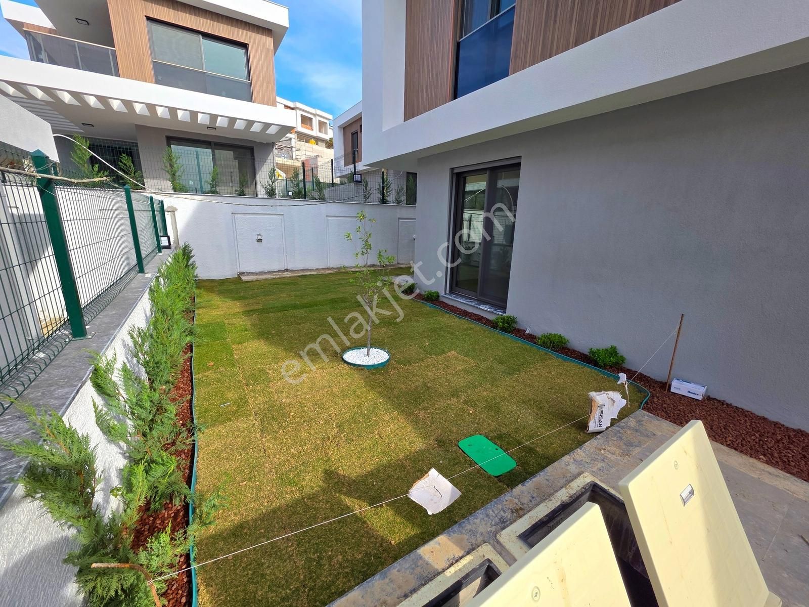 Kuşadası Soğucak'ta Sıfır Satılık Kaliteli Müstakil Villa - Görsel 11