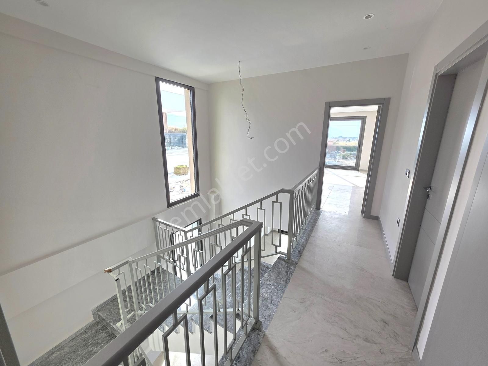 Kuşadası Soğucak'ta Sıfır Satılık Kaliteli Müstakil Villa - Görsel 5