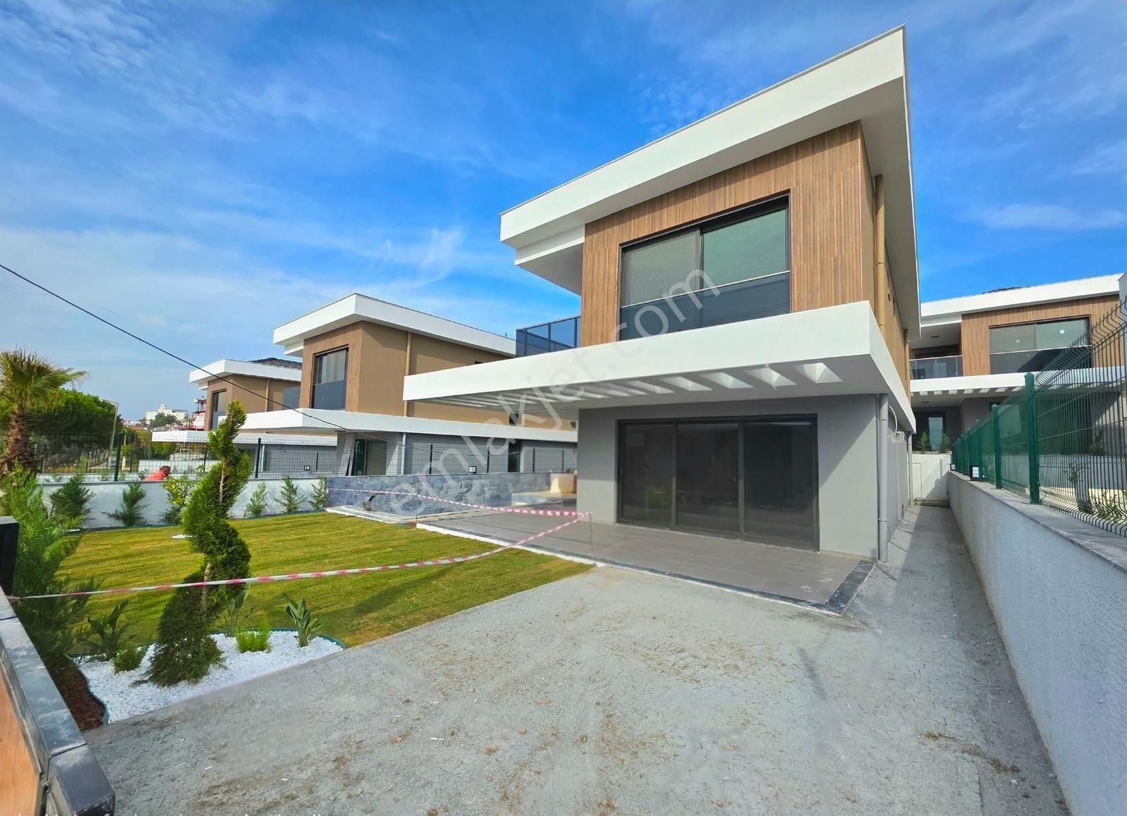 Kuşadası Soğucak'ta Sıfır Satılık Kaliteli Müstakil Villa - Görsel 35