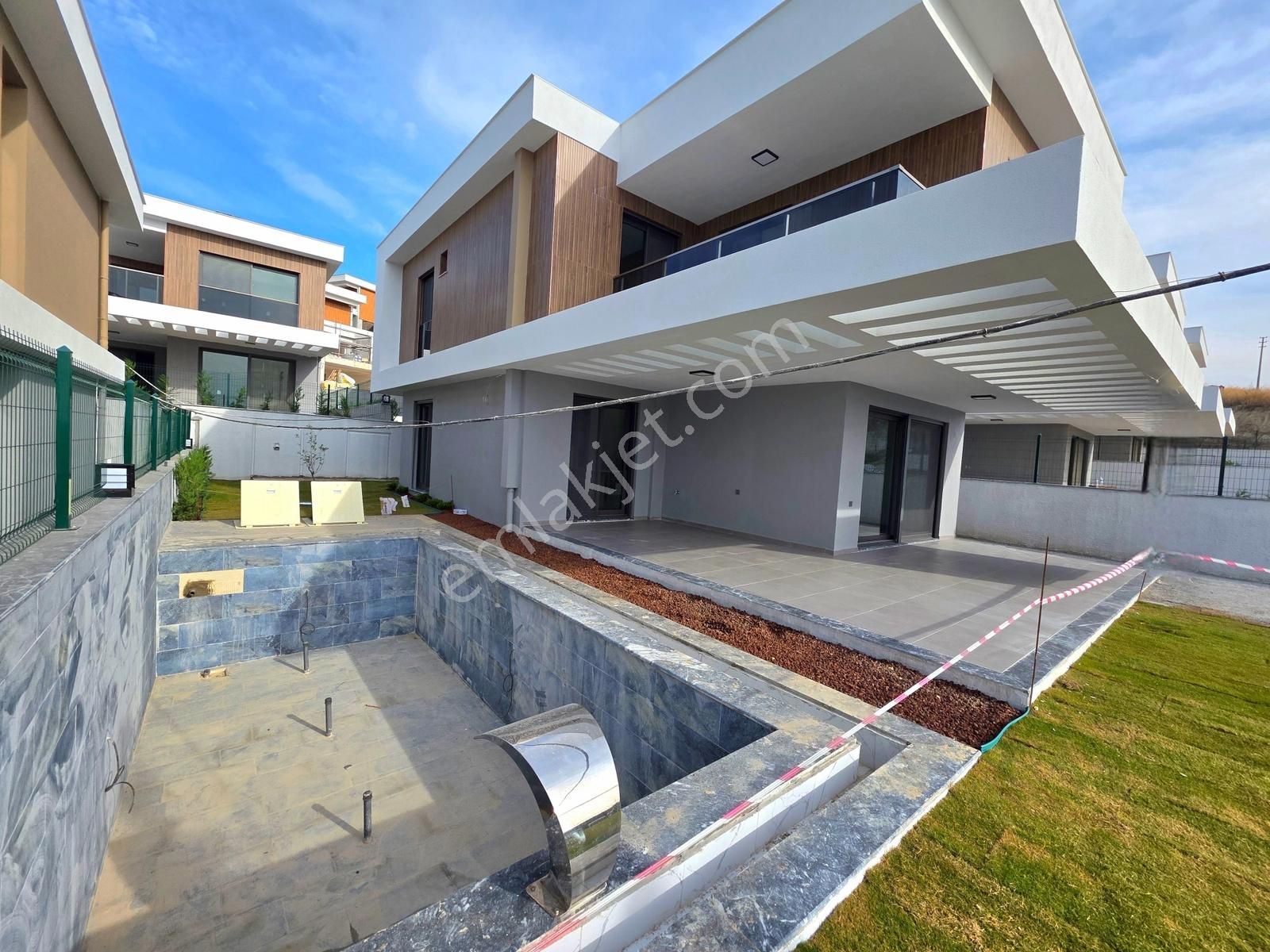 Kuşadası Soğucak'ta Sıfır Satılık Kaliteli Müstakil Villa - Görsel 34