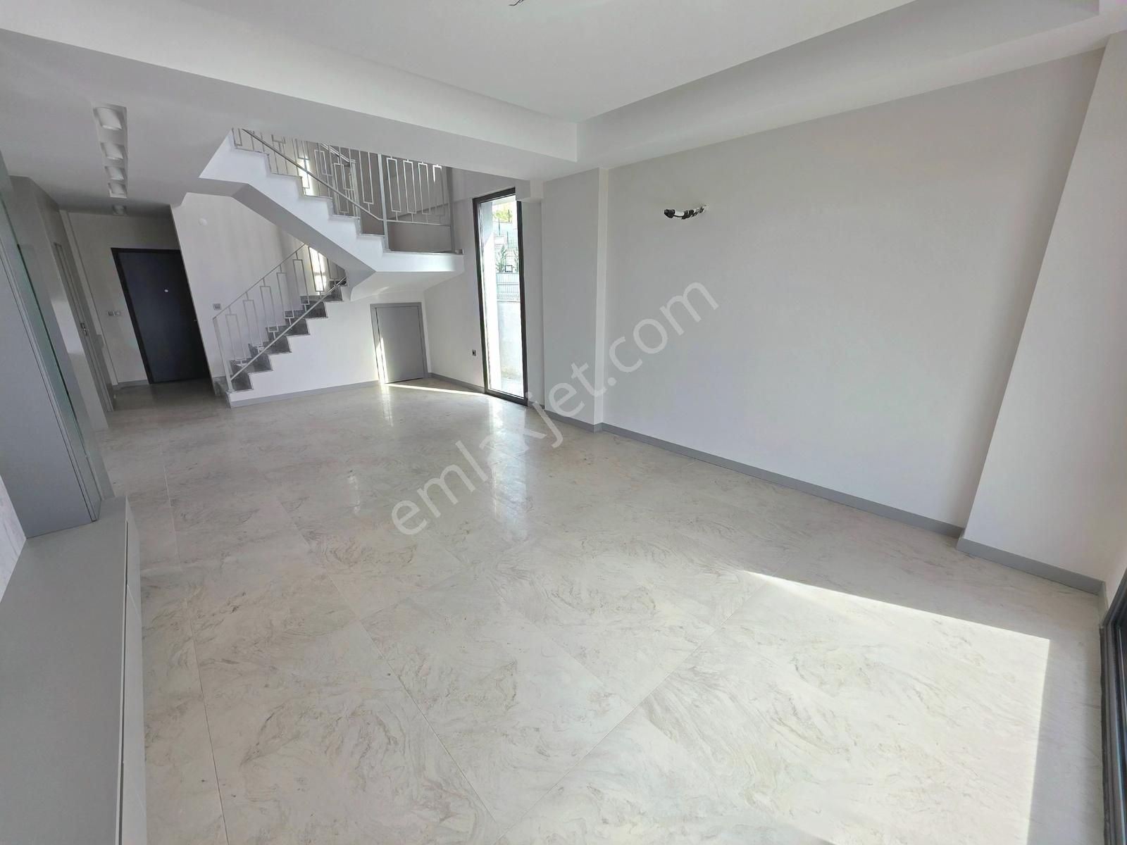 Kuşadası Soğucak'ta Sıfır Satılık Kaliteli Müstakil Villa - Görsel 29