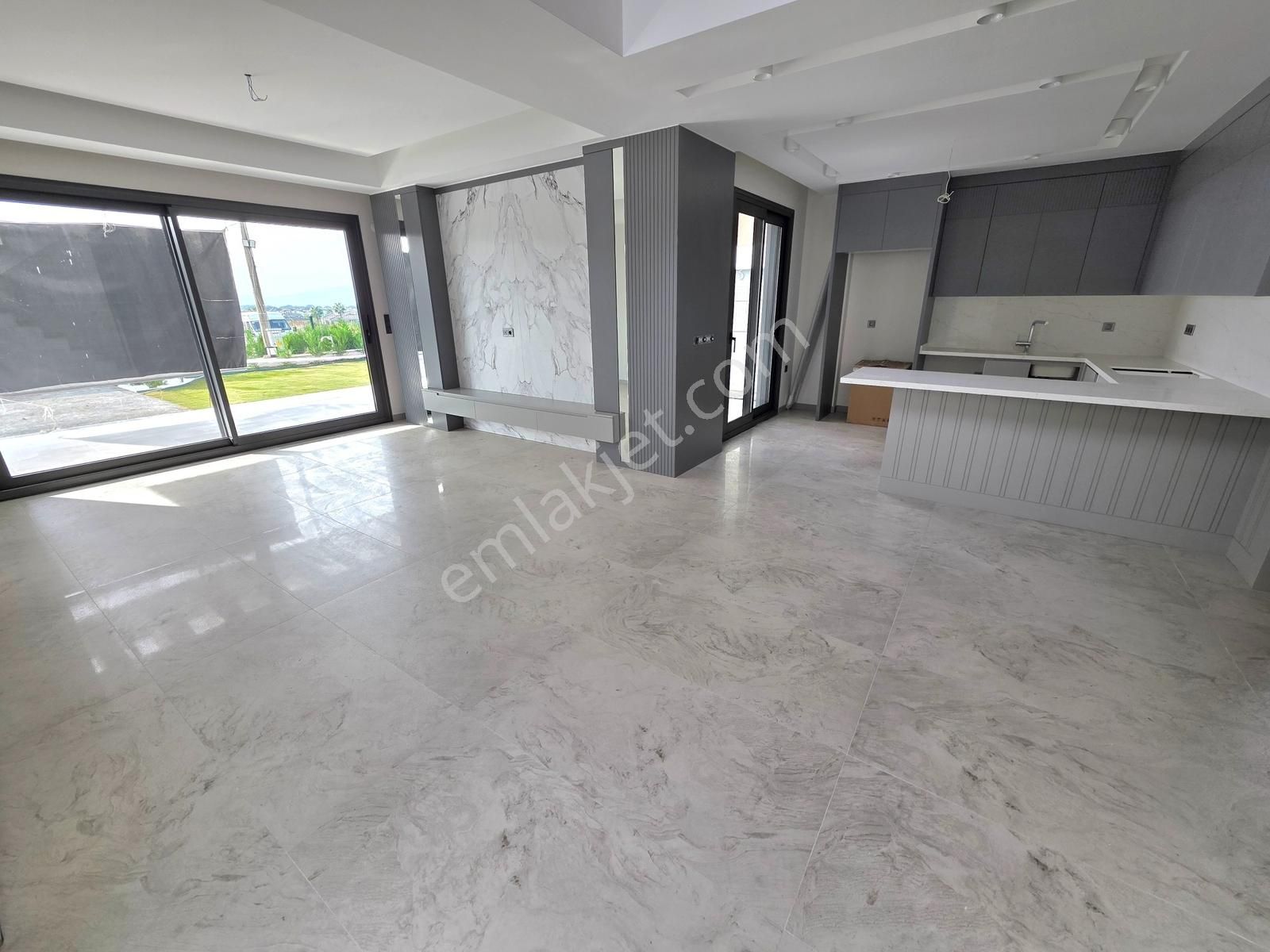 Kuşadası Soğucak'ta Sıfır Satılık Kaliteli Müstakil Villa - Görsel 30