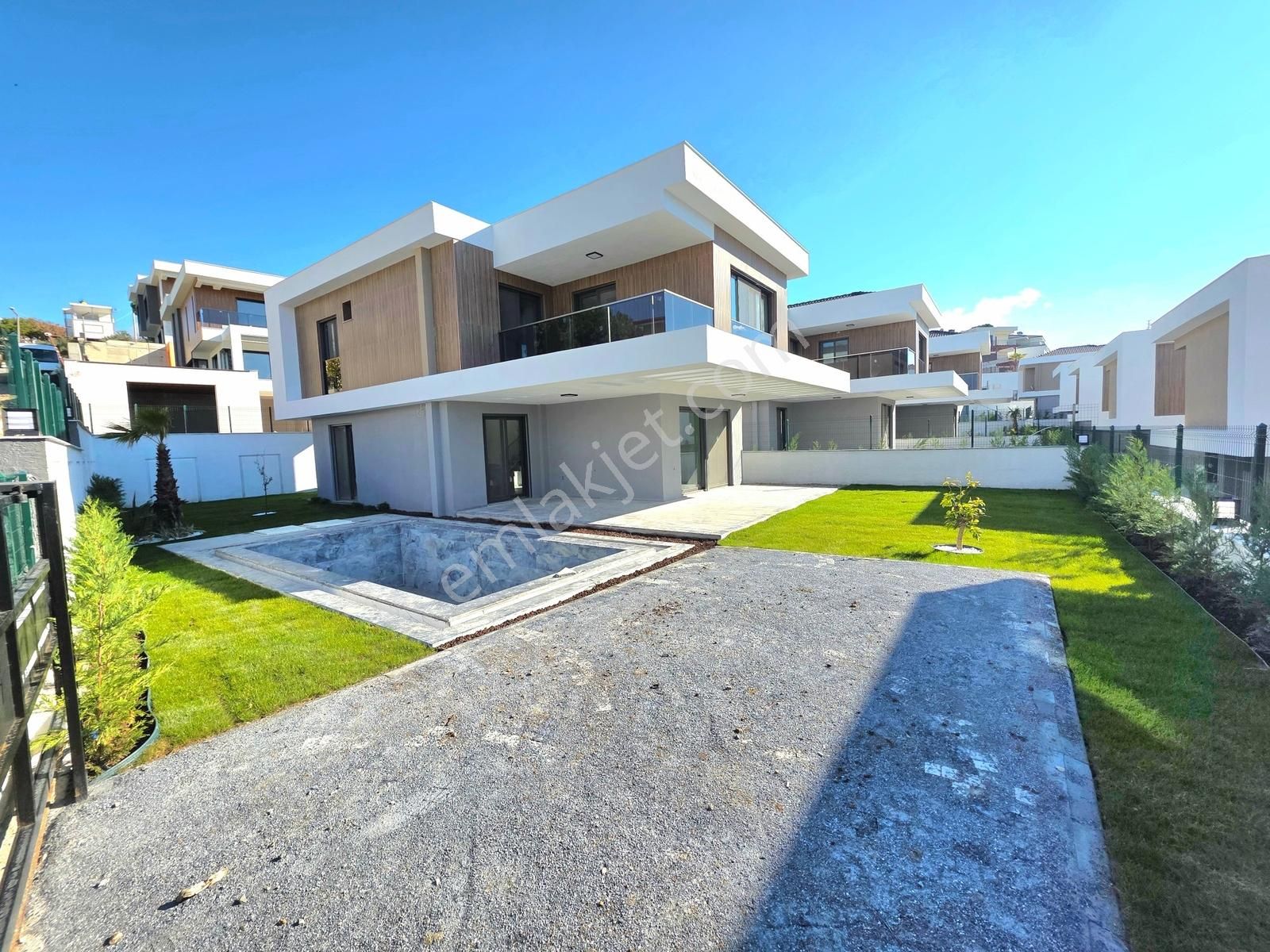 Kuşadası Soğucak'ta Sıfır Satılık Kaliteli Müstakil Villa - Görsel 12