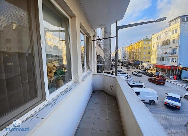 Biga Hamdibey Mah. İnönü Caddesi Üzerinde Satılık 2+1 Daire - Görsel 2