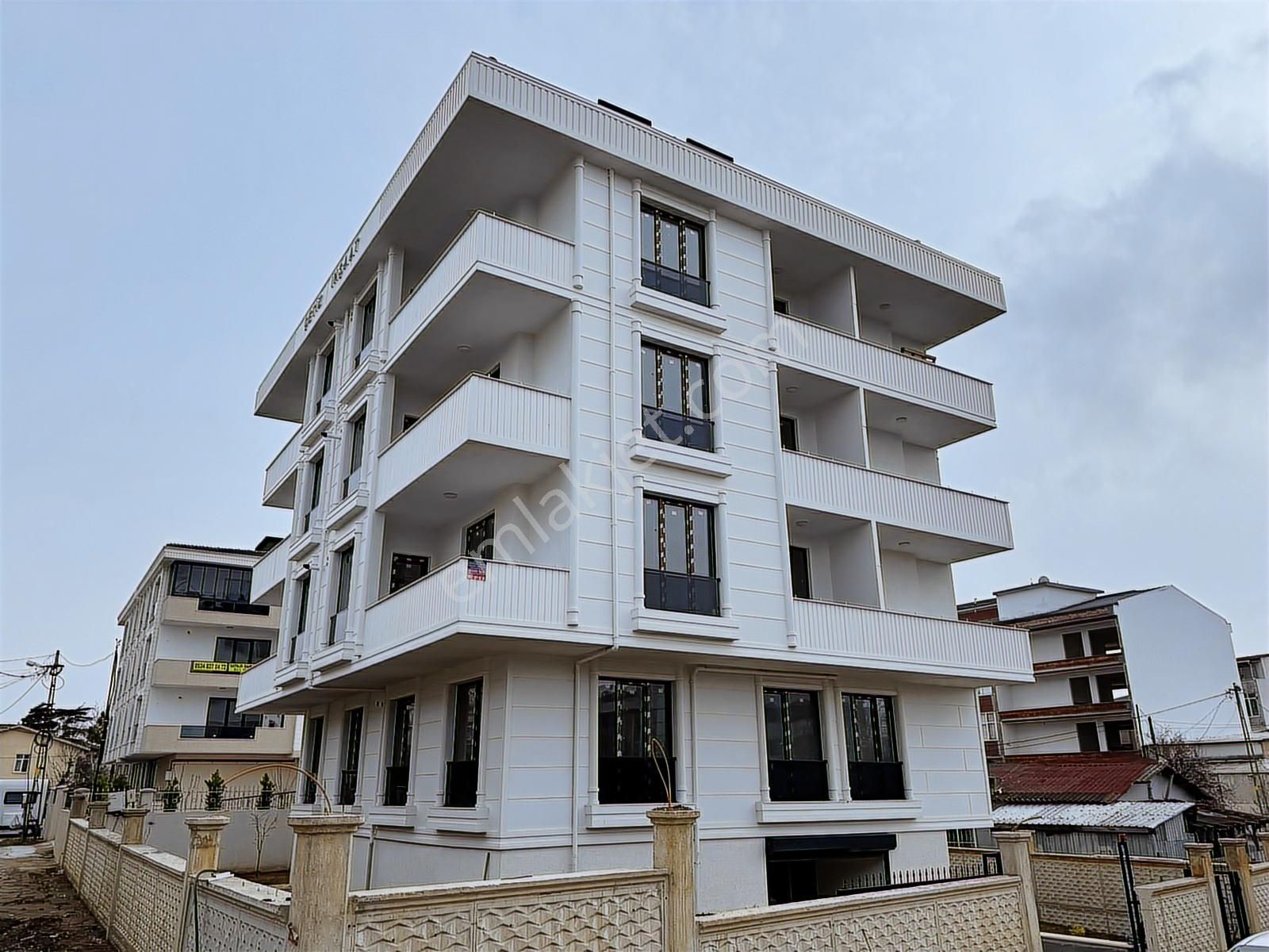 Büyükçekmece Kumburgaz'ın Kalbinde, A Kalite 2+1 Daire - Görsel 19