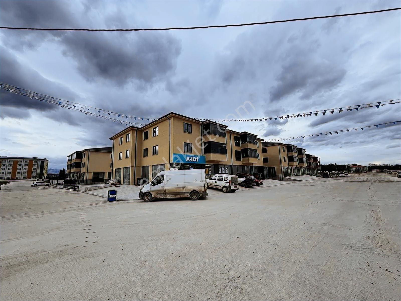 Full Eşyalı | Kombi Ankastre Cam Balkon Dahil | Sıfır 1+1 Daire - Görsel 4