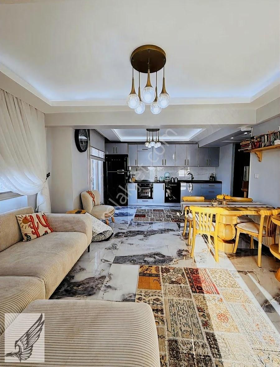 Seferihisar Merkezde Devasa Büyüklükte 140 M2 Dubleks Daire