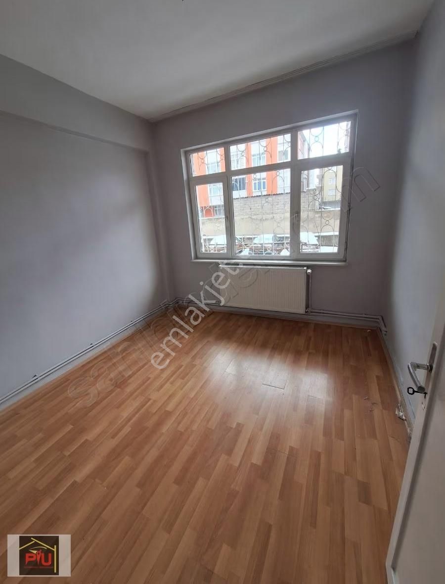 Farabi Caddesinde 3+1 Kiralık Daire - Görsel 4