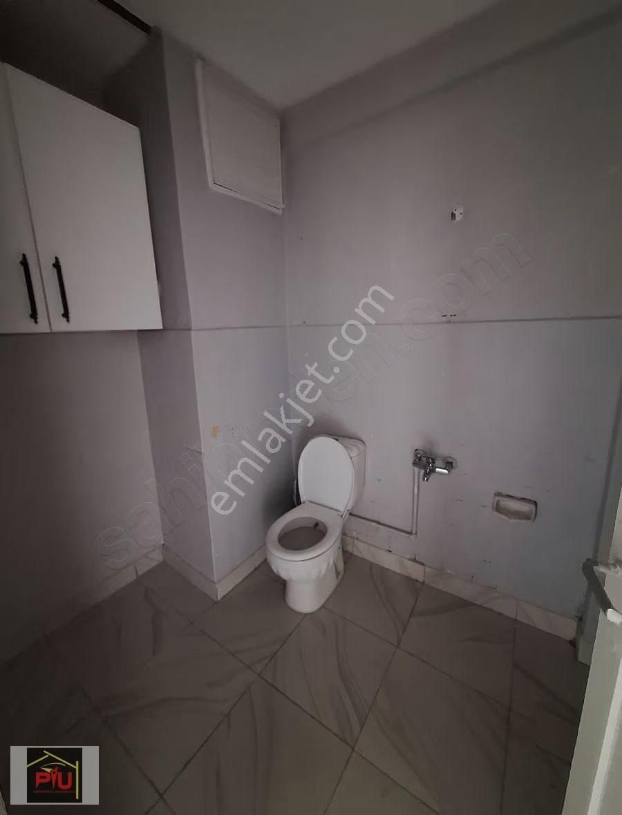 Farabi Caddesinde 3+1 Kiralık Daire - Görsel 2