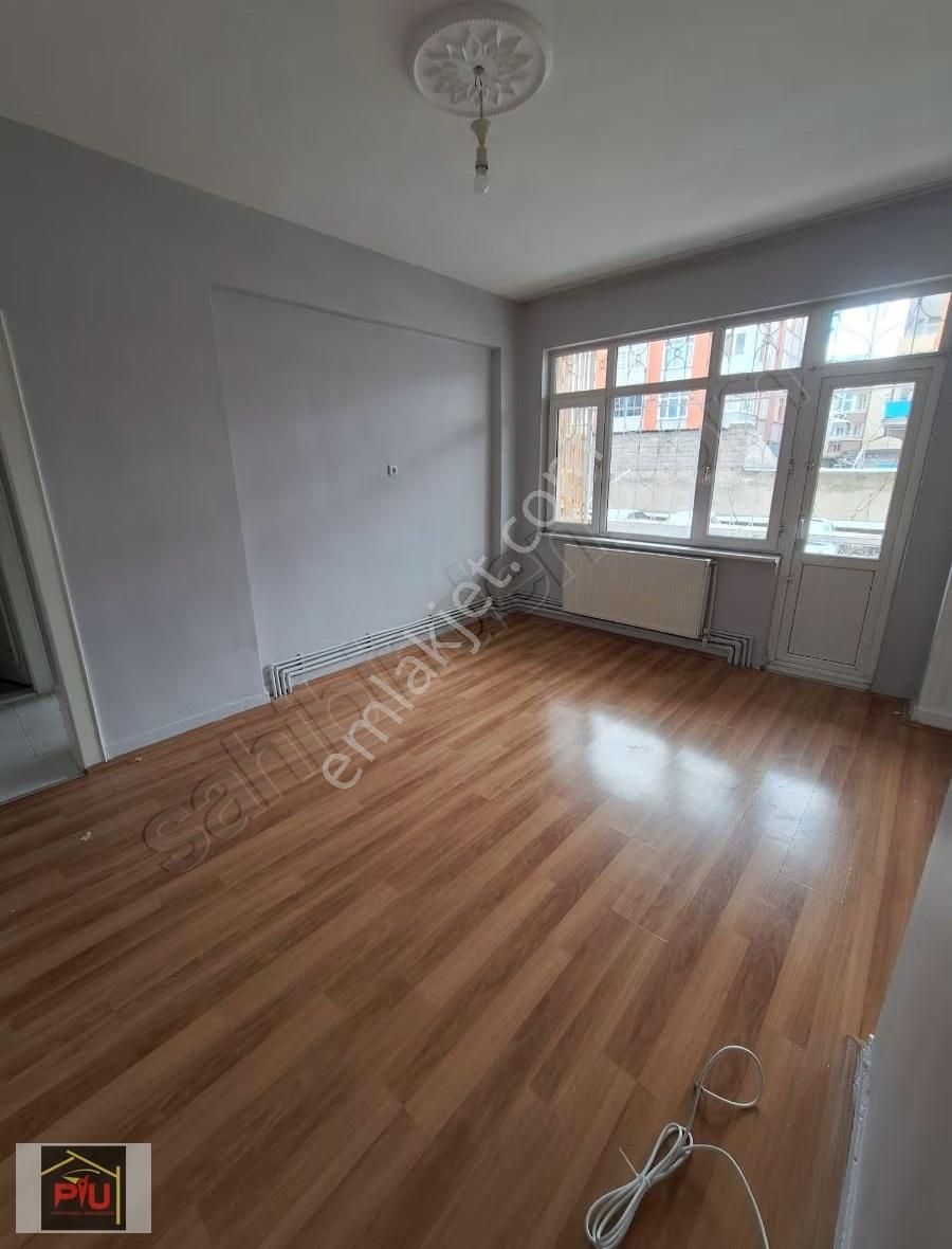 Farabi Caddesinde 3+1 Kiralık Daire - Görsel 16