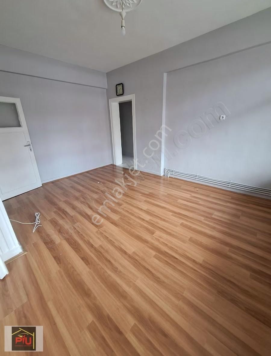 Farabi Caddesinde 3+1 Kiralık Daire - Görsel 12