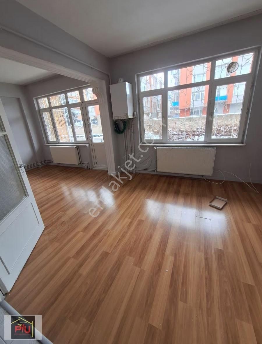 Farabi Caddesinde 3+1 Kiralık Daire - Görsel 9