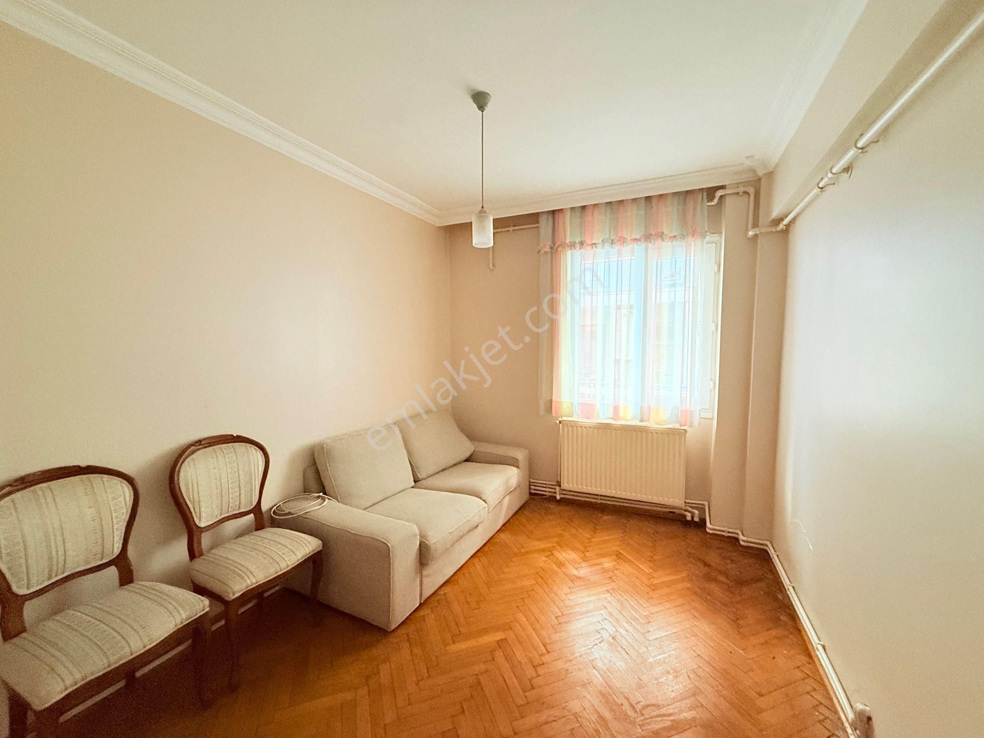 Tire De İstasyon Caddesinde Kiralık 4+1 Daire - Görsel 6