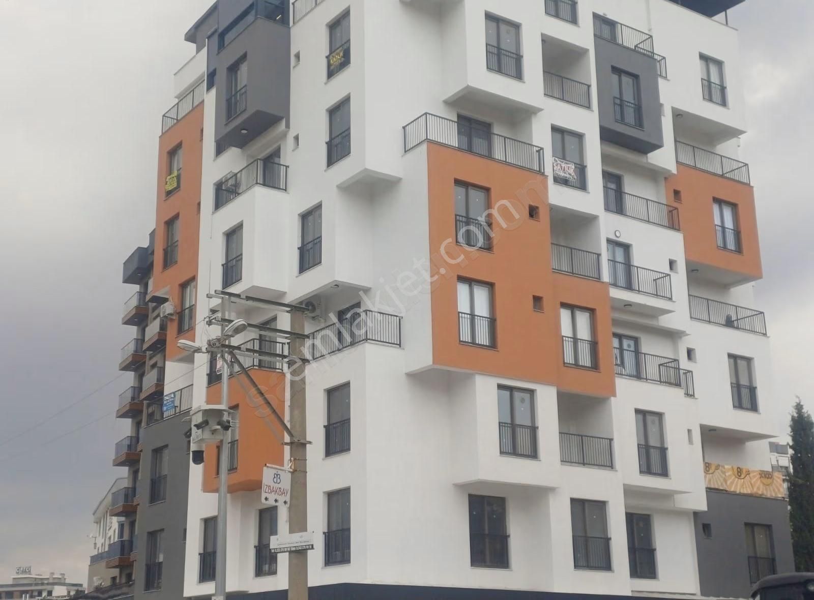 Rc//merkezde Süper Konumda Çift Cephe 1+1 Satılık Lüks Daire