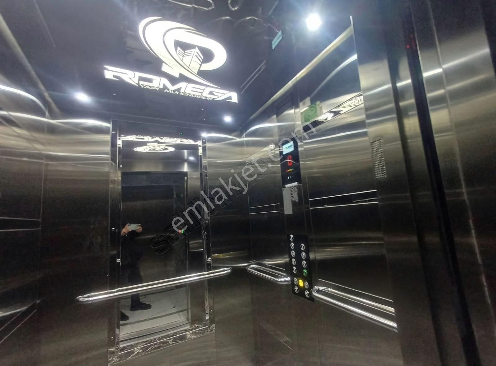 Rc//merkezde Süper Konumda Çift Cephe 1+1 Satılık Lüks Daire - Görsel 3