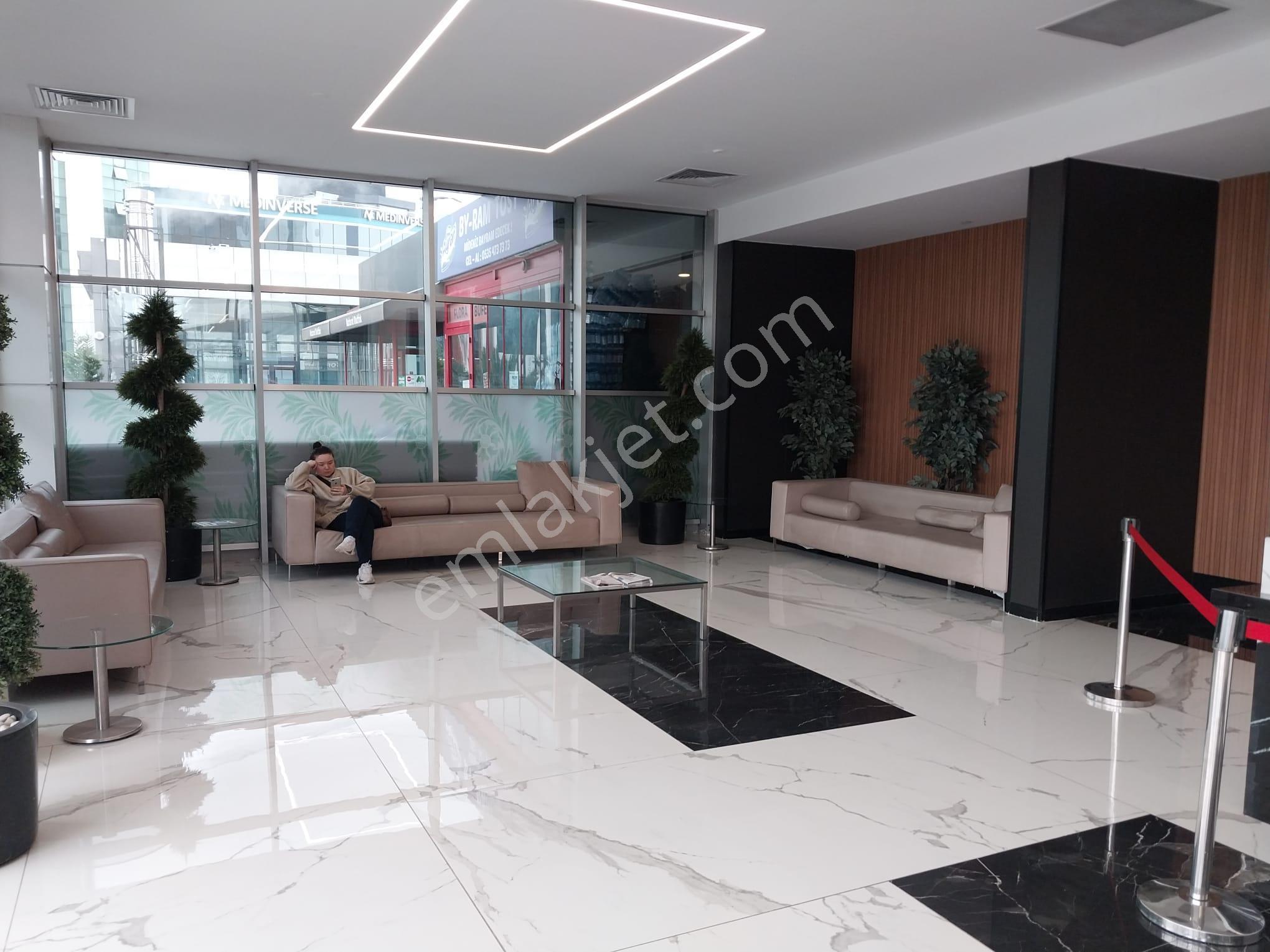 Ataşehir Flora Residence Kiralık 1+1 Ofis - Görsel 16