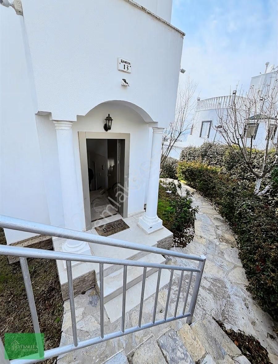 Yalıkavakta Müstakil Havuzlu Deniz Manzaralı Satılık Villa - Görsel 2