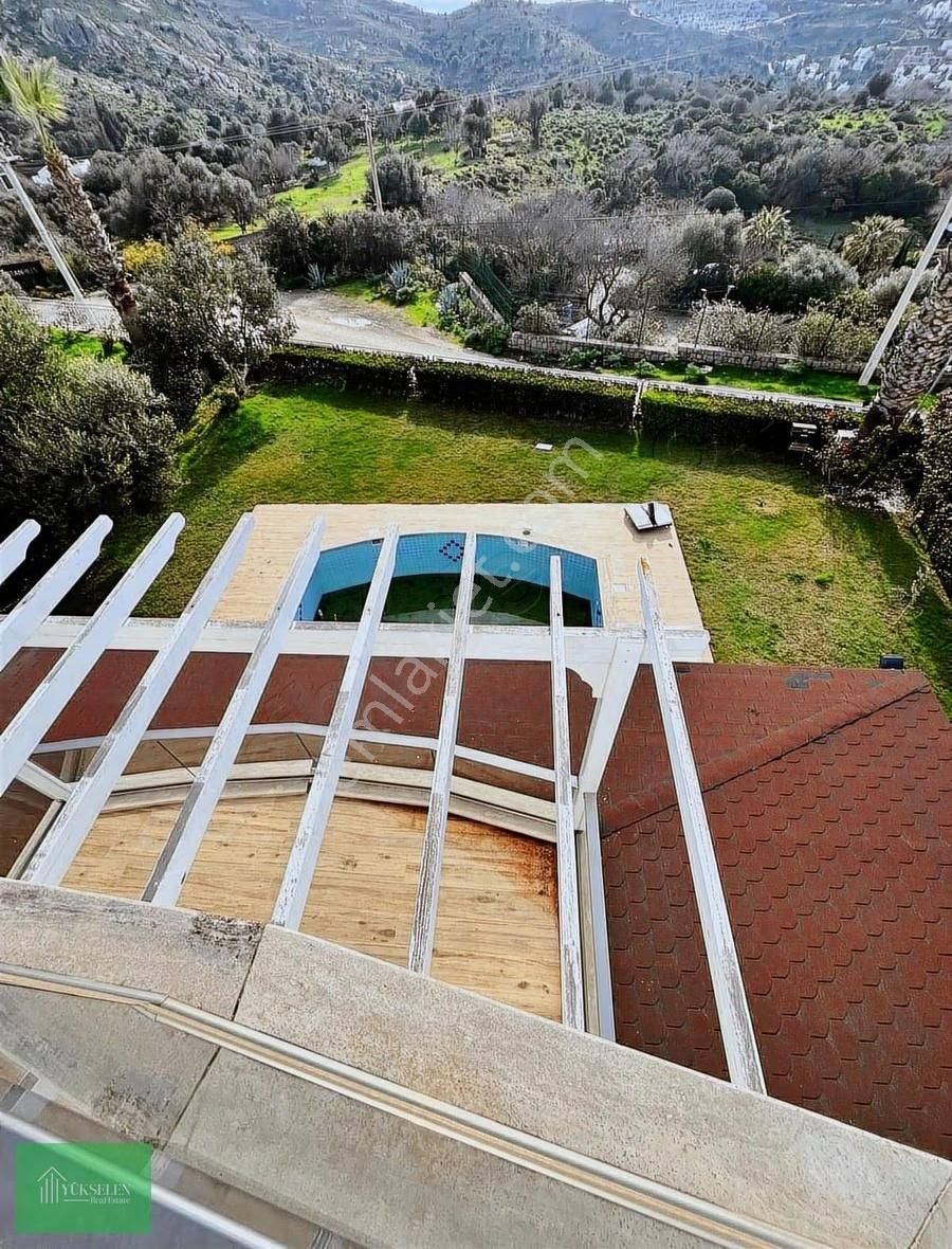 Yalıkavakta Müstakil Havuzlu Deniz Manzaralı Satılık Villa - Görsel 15