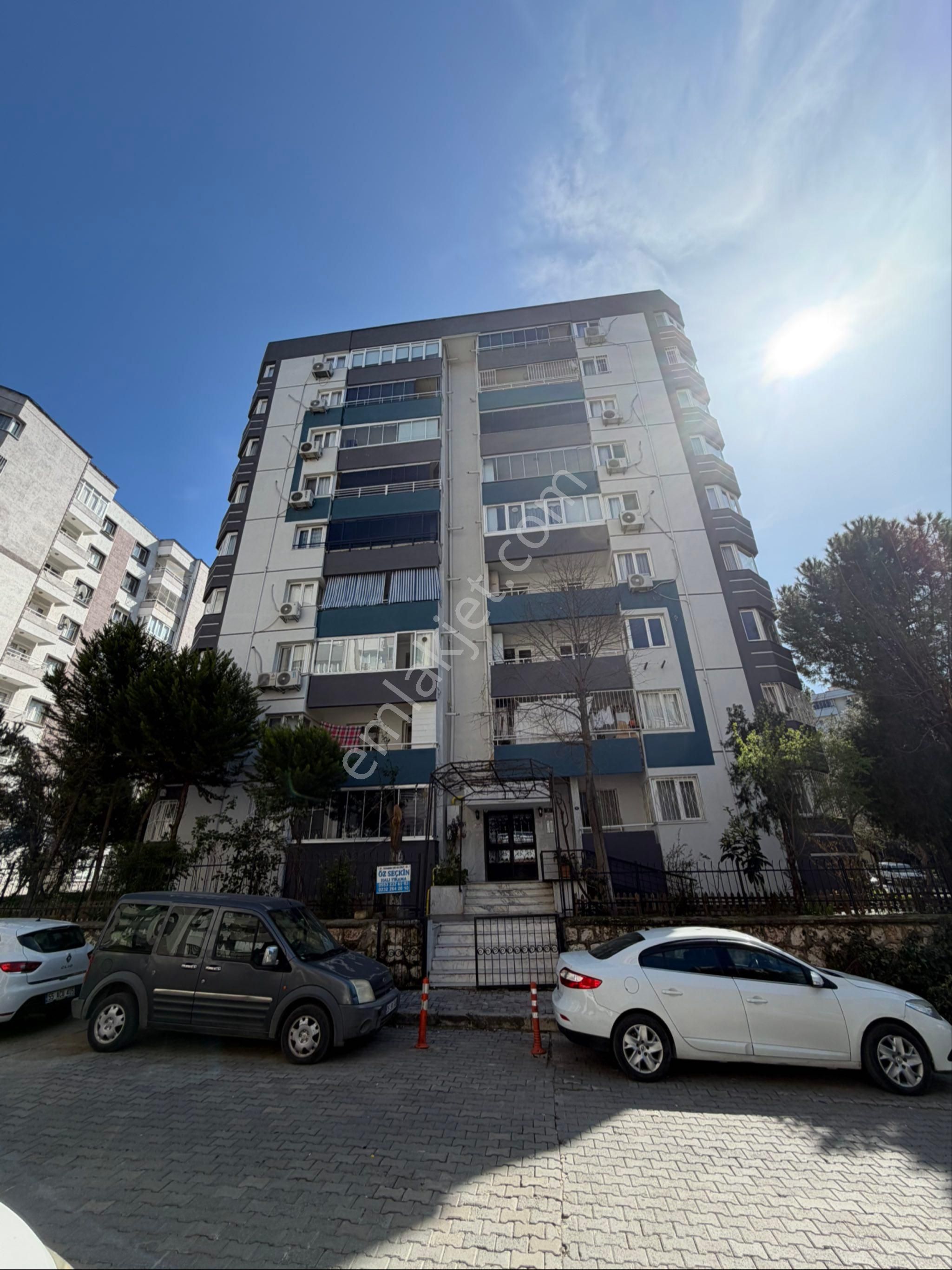 Buca Koop’ta Site İçinde Tadilatlı Geniş 3+1 Satılık Daire