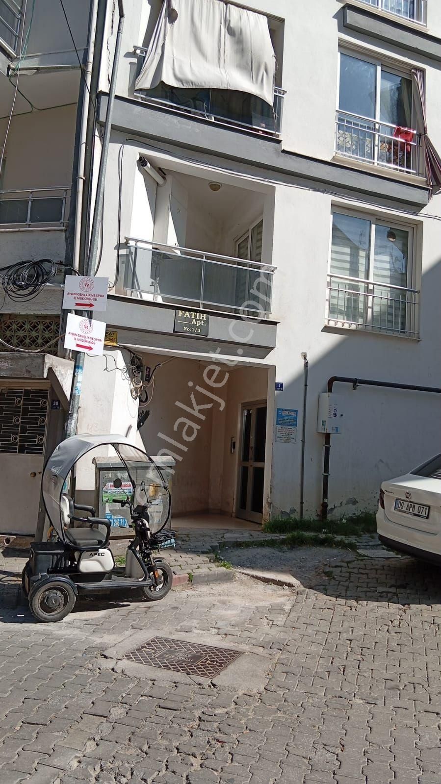 Aydin Zafer Mahallesinde Satılık Eşyalı - Görsel 24