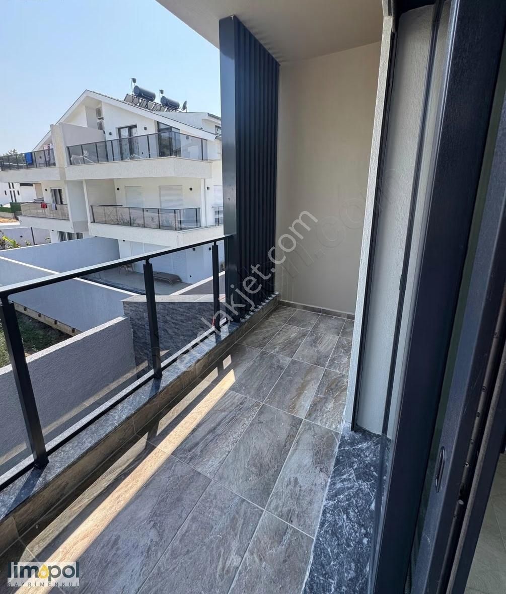 Limopol Güvencesiyle Fethiye Karagedikte Satılık Tripleks Villa - Görsel 3