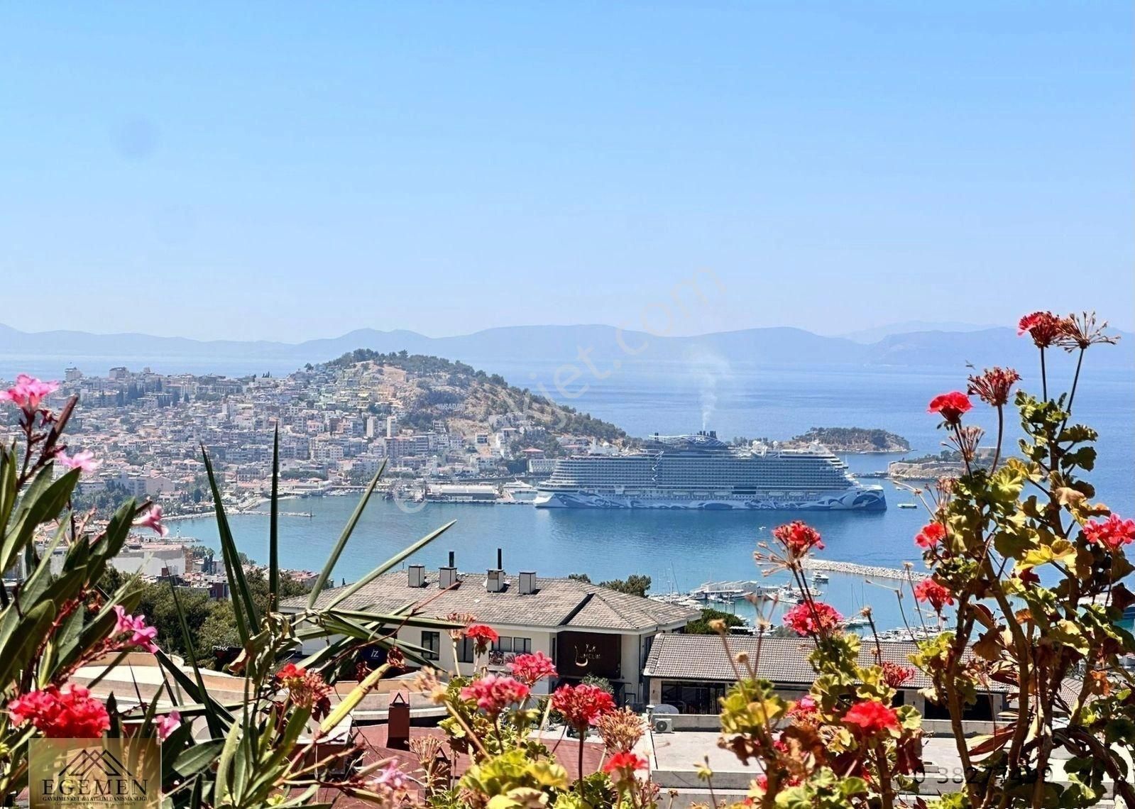 Kuşadası'nda Satılık Ful Deniz Manzaralı Masrafsız Daire