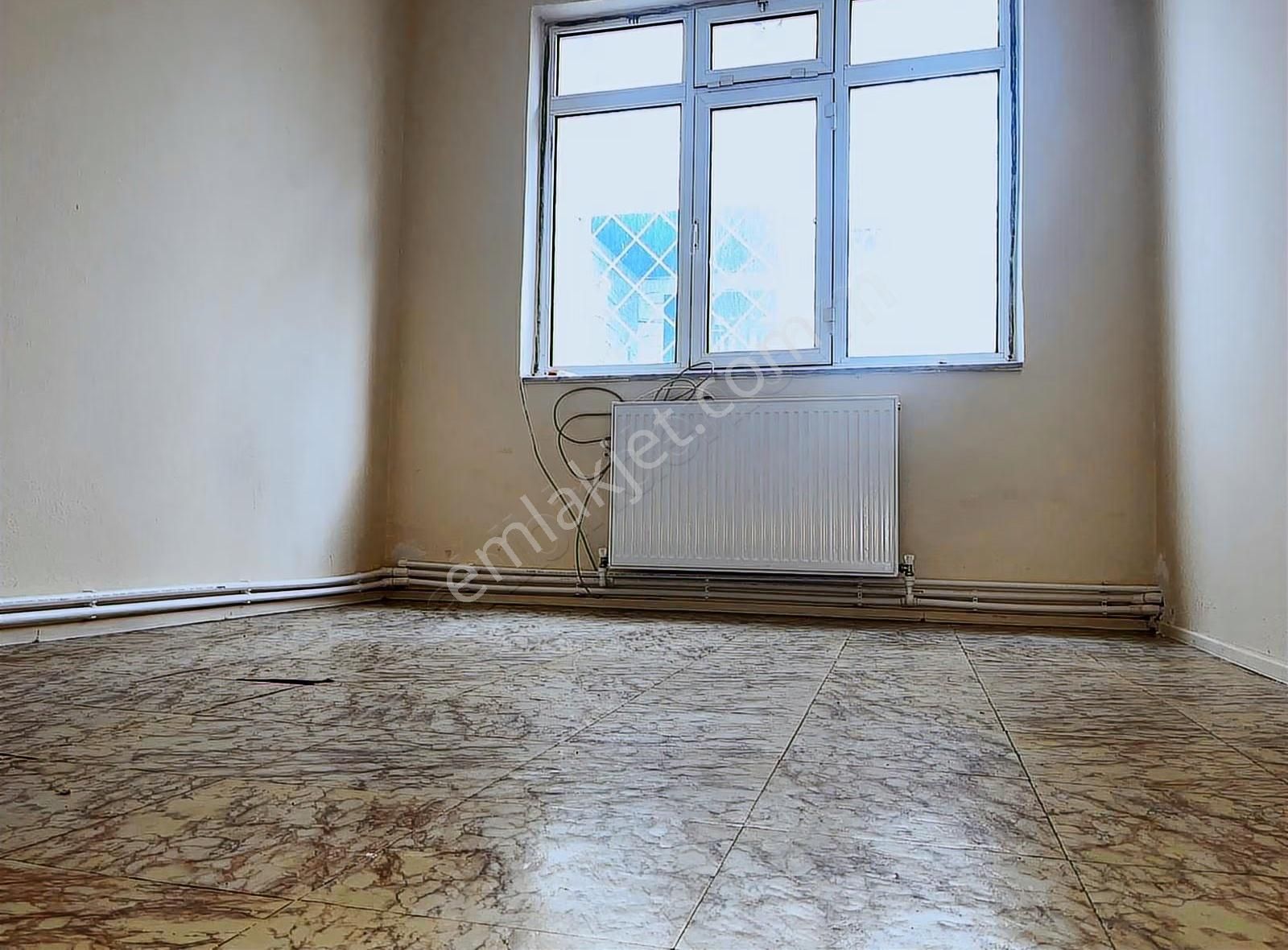 Akçay Köşemden Deniz E 70 Mt Çamlıyolda 2+1 Bahçe Katı - Görsel 11